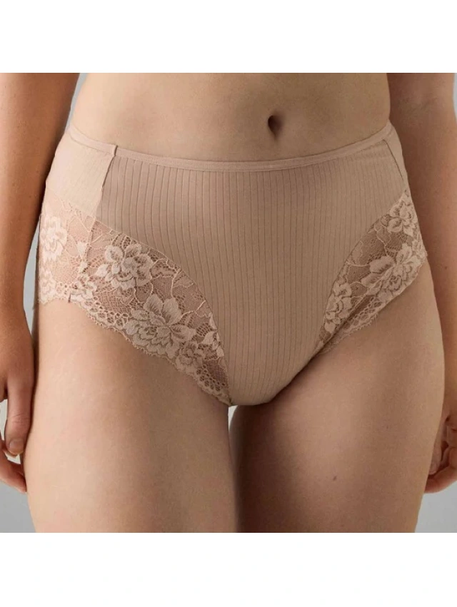 BRAGA MUJER ALTA Y.MORA